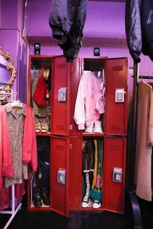 现在潮人去哪里买衣服便宜,潮人衣服哪里拿货便宜一点