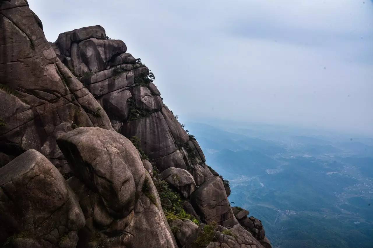 北石：江西上饶灵山告诉我，原来石头也可以一柱擎天！