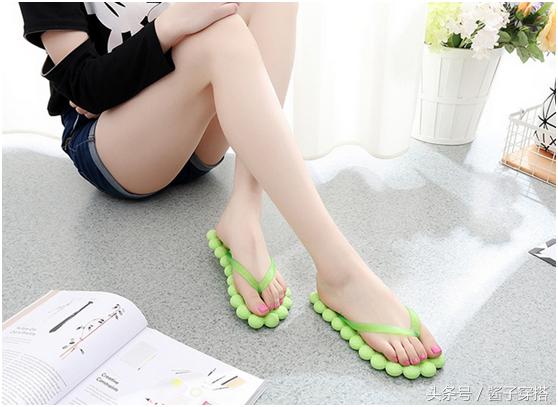 不曾见过的人字拖,让你裸脚整个夏天