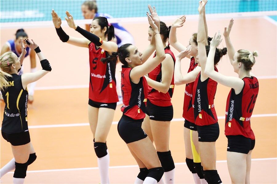 女排世俱杯决赛瓦基弗银行夺冠,世俱杯瓦基弗银行半决赛