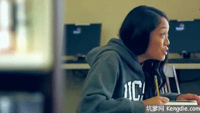 世界太嘈杂听自己的声音就好,觉得世界很聒噪