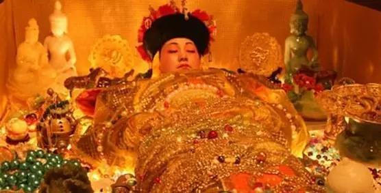 工人挖出稀世国宝,农民淘金挖出罕见国宝