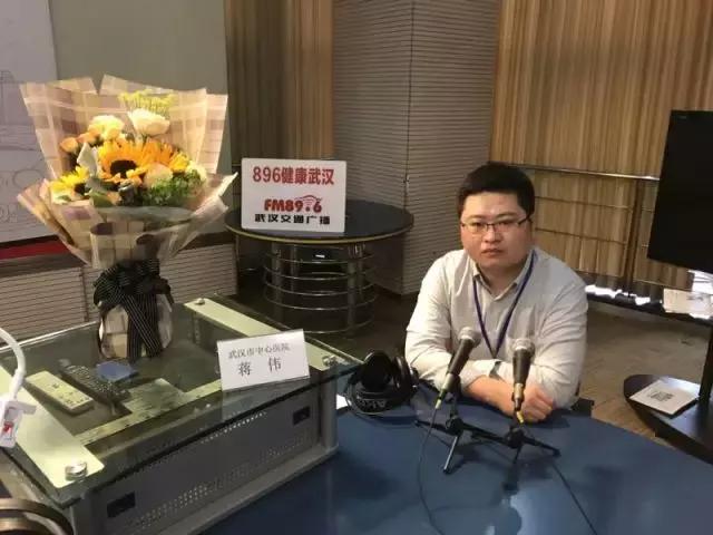 896健康武汉——男护士是一种怎样的存在，却也如此细腻