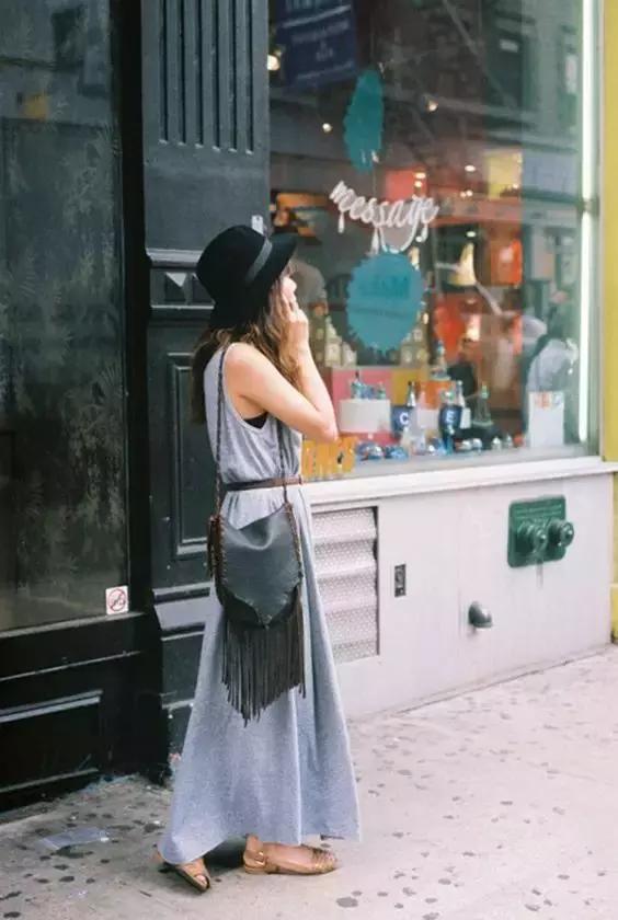 小时候我嫌这双鞋low，全身塑料的它现在要卖好几千块！