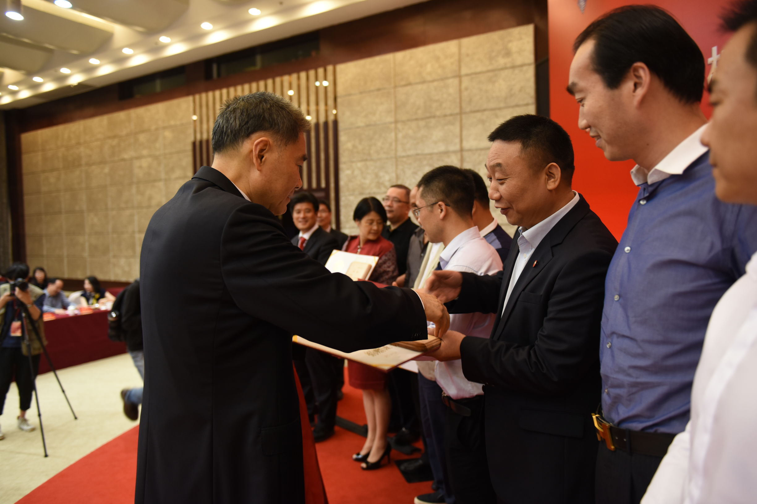 浙江大学企业家校友设立Z20基金，捐赠50%投资收益反哺母校