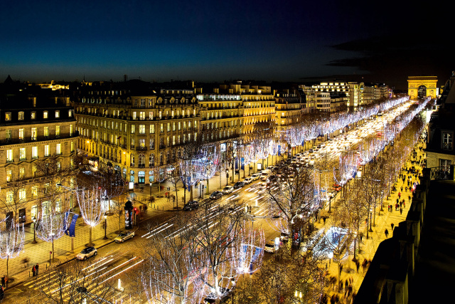 巴黎打折村的购物攻略,巴黎三街有什么好玩的地方