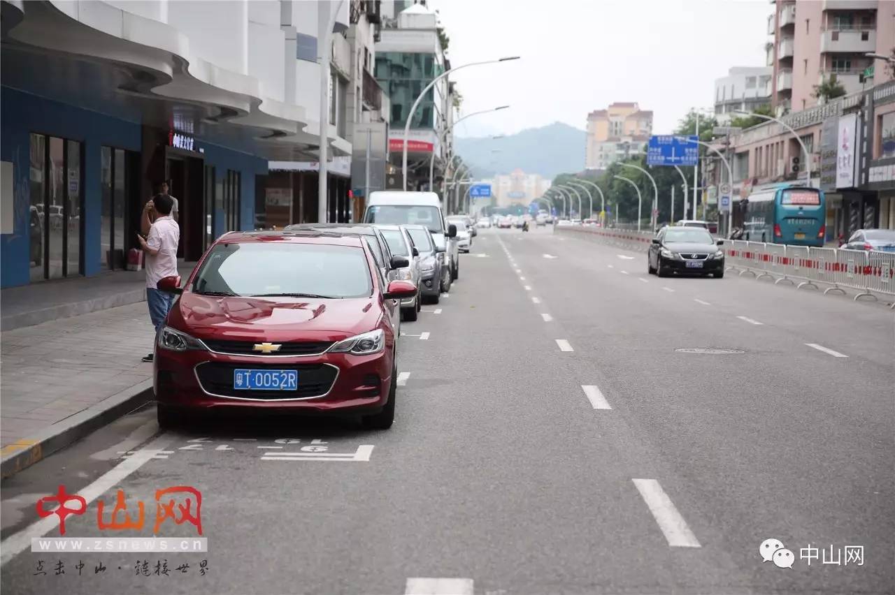 停车过夜19个小时收费95元,夜间停车2小时收费10元