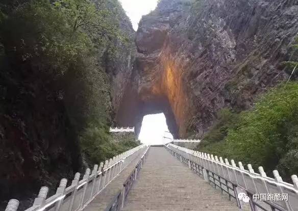 移步登天技巧赛,卡拉宝跑酷比赛直播