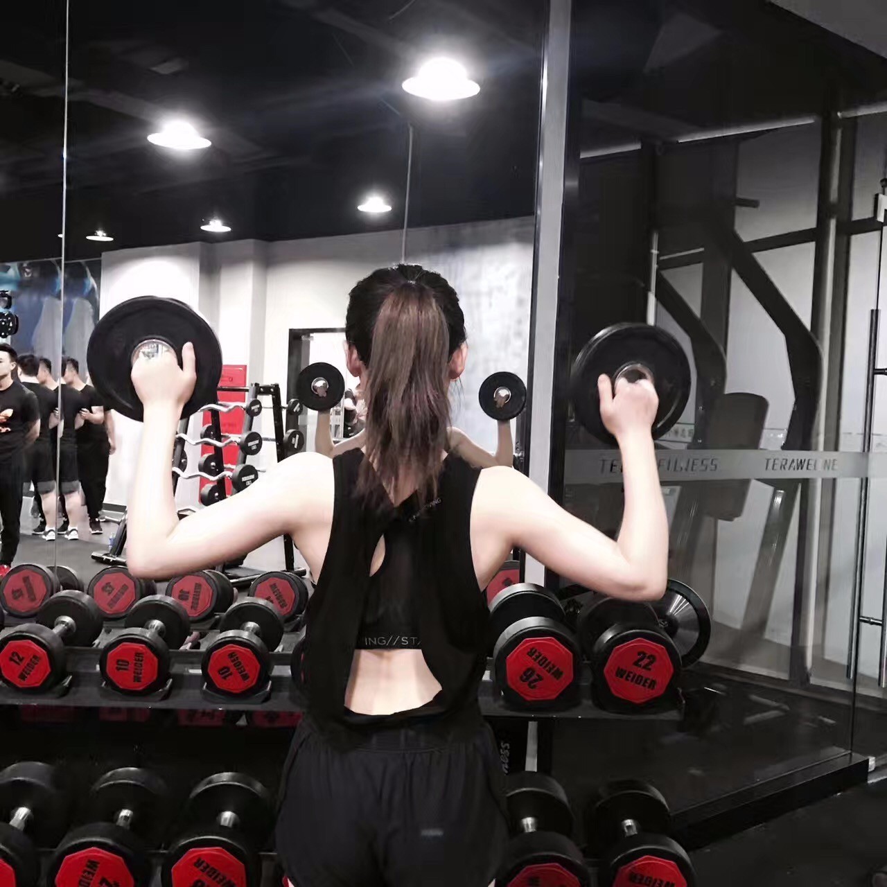 我音健身达人美眉说｜敲黑板！琴房也能做拉伸，还要继续肥宅吗