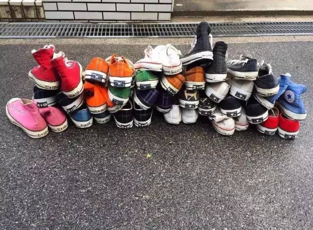 为了你脚上的帆布鞋，几家大牌每年要打50亿美元的战争