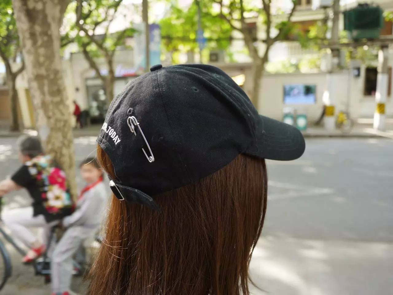 自己制作的可爱别针小物件,固定衣服的小别针怎么让它更稳固