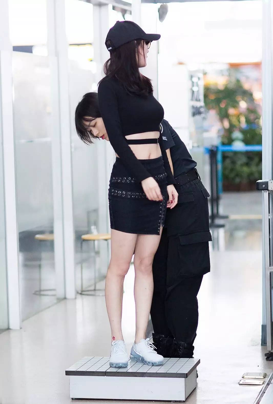 上周机场平分秋色|求求带货的女大王让群众们眼前一亮吧!