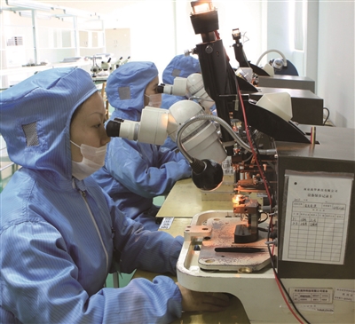 厚植创新生态激发创新创造热情,深化简政放权激发市场活力