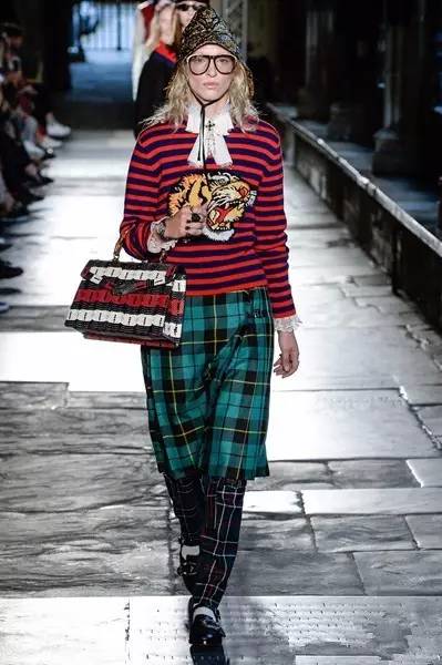 2017蛇与骨的华丽融合!古驰又承包了我下半年的钱包了!