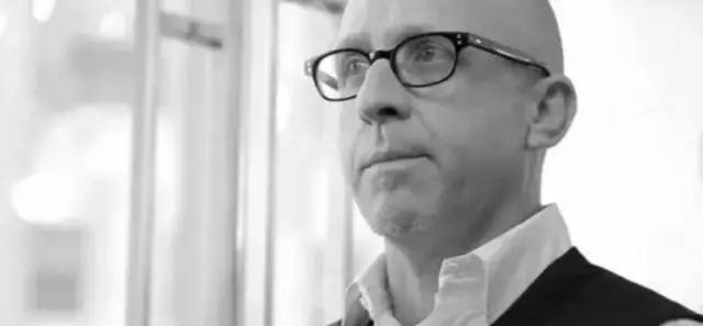 夏天来了该穿凉鞋了,穿凉鞋的季节到了