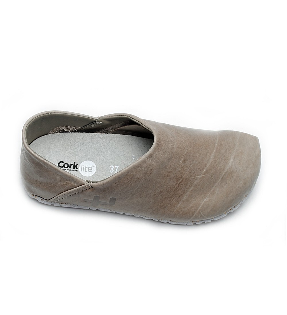 要走出的一条“丝绸之路”，怎能少的了一双西域的潮鞋？