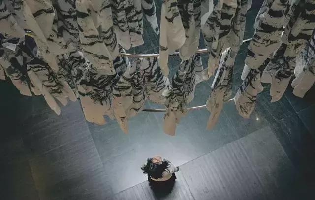 还坐什么地铁？坐上这趟最美公交，我宁愿堵成狗！