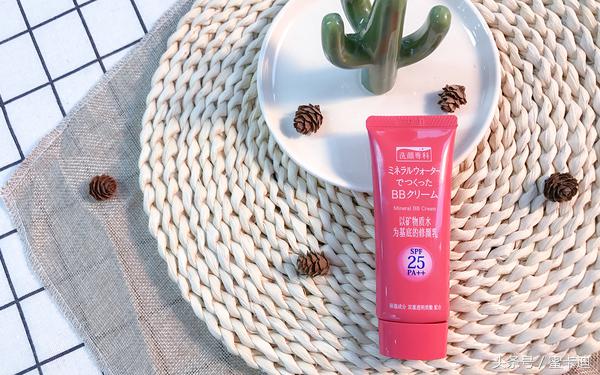 12款热门防晒测评这几款晒不黑,热门防晒实测哪一款更适合你必看