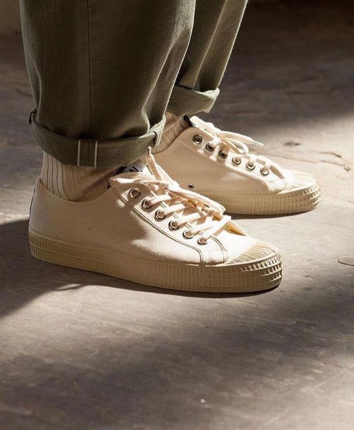 李维斯帆布鞋好还是匡威帆布鞋好,耐克帆布鞋和匡威帆布鞋哪个好穿