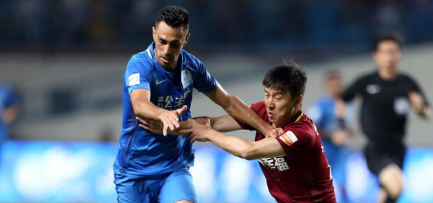 中超跑不死粗中带细,海豹式顶球大秀球技,本土球员谁会了?