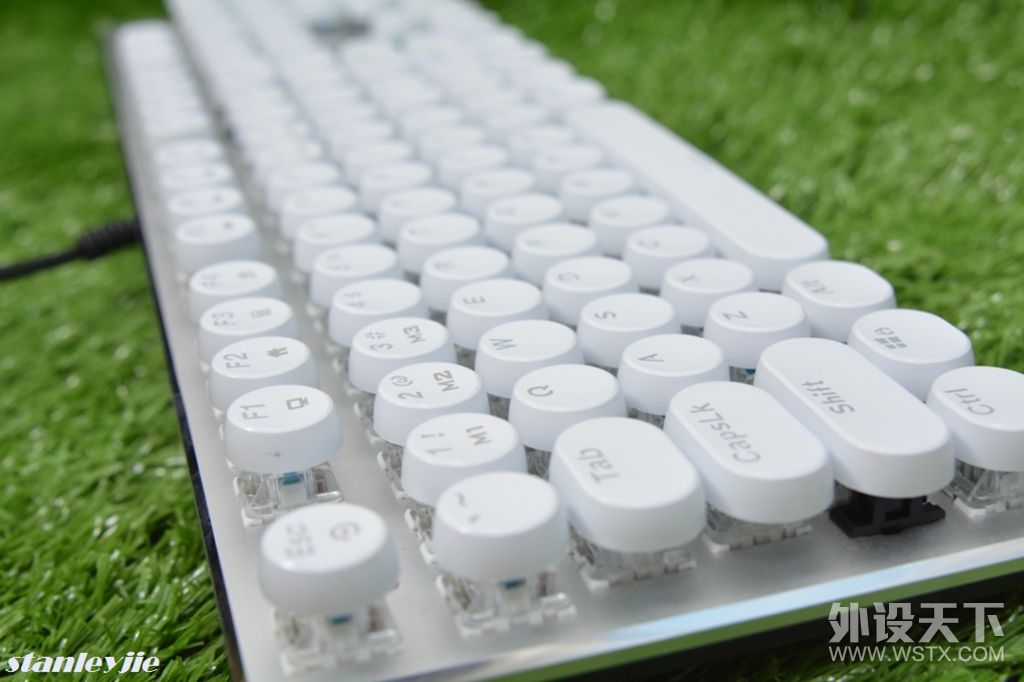 腹灵光轴机械键盘怎么样,红轴104机械键盘测评