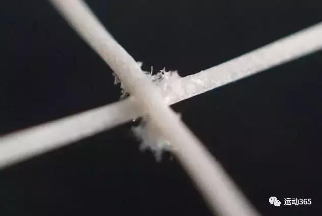 羽毛球拍断线没有发现接着打,羽毛球新穿拍线刚打就断了