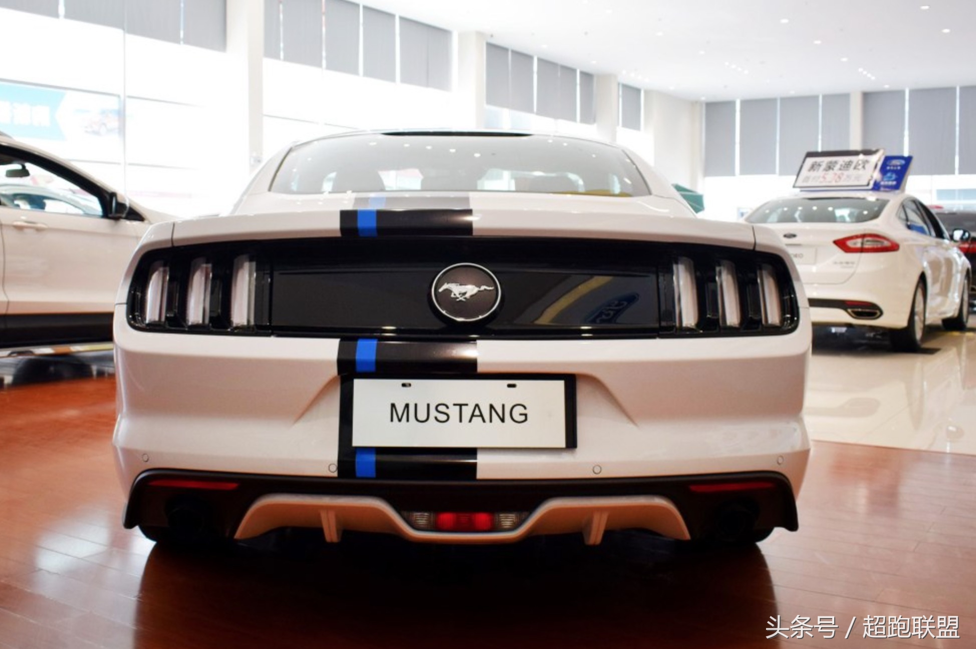 美式野马肌肉车几缸,新款2.3t福特野马