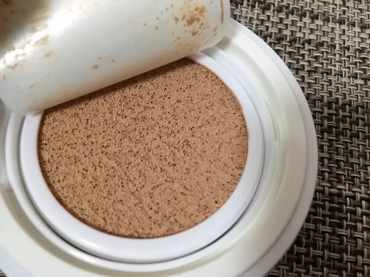 韩系日系欧系美系都出了气垫，做个吐血报告