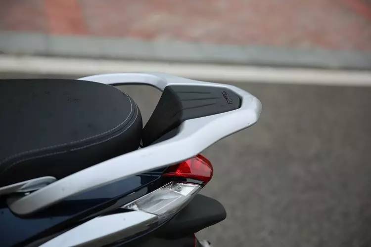 2020款比亚乔medley150liberty,比亚乔liberty150和medley150后挡泥板