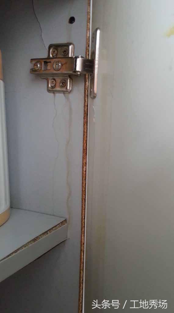 用了10年的橱柜坏了,用了一年厨房大理石台面有裂缝