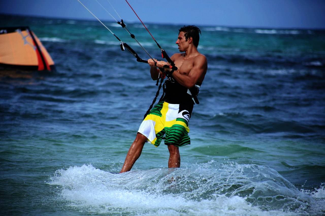 菲律宾靠近马尼拉好玩的地方,菲律宾离中国最近的岛