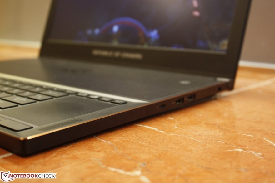 比雷蛇更好的产品,华硕rog月刃对比雷蛇