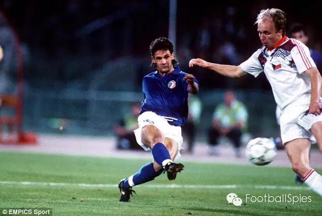 巴乔94年背影图片,49岁的巴乔照片