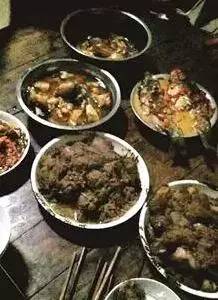 “上海女孩逃离”闹剧:被愚弄之后我们只有难堪和愤怒吗?