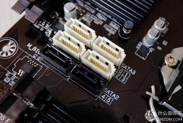 【良心定价的网吧利器,槽点需改进】惠科HKCX320曲面一体机拆机、升级配件及评测