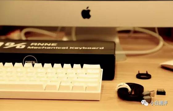 目前手感最好的青轴机械键盘,樱桃rgb键盘