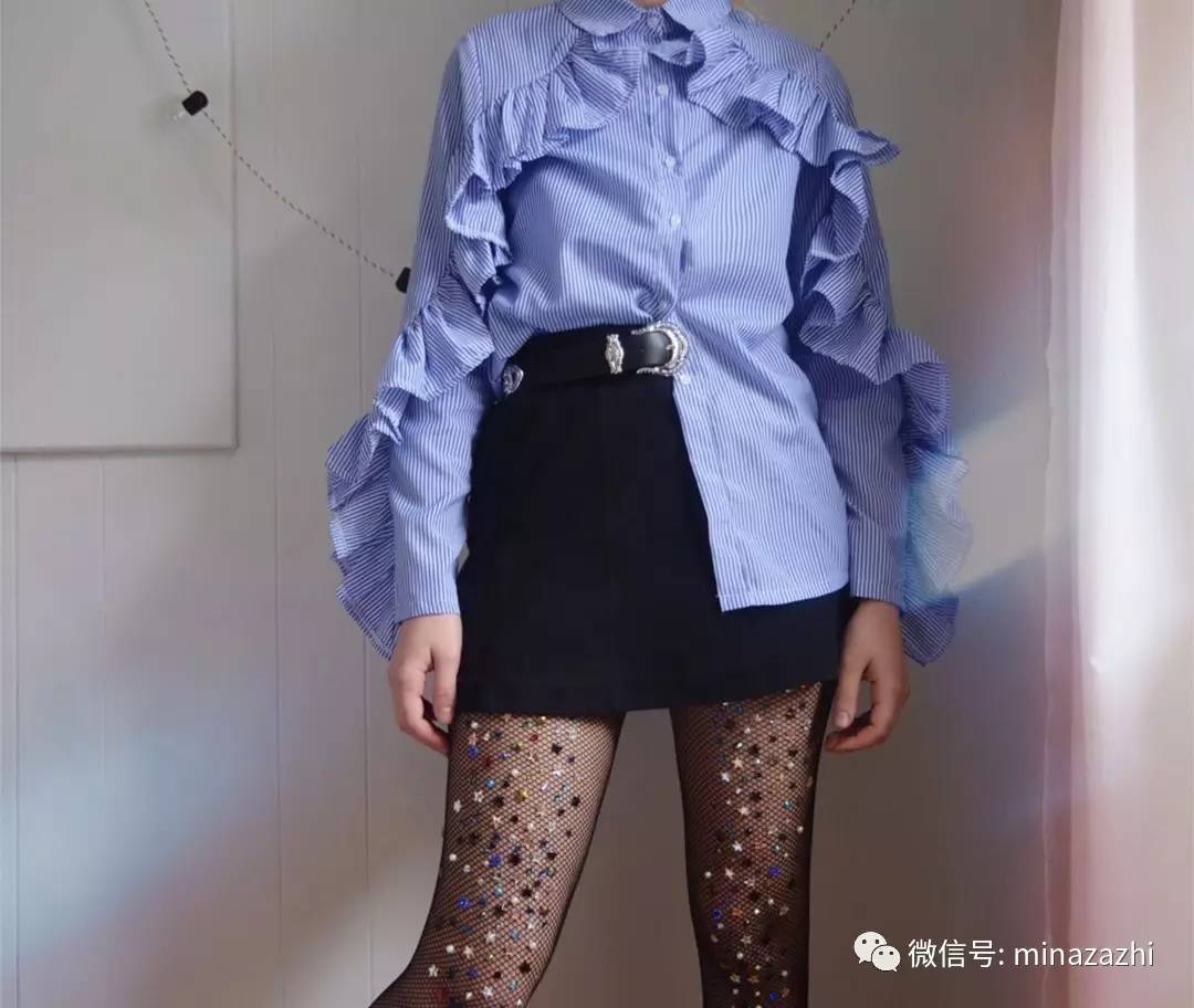 时尚｜渔网袜的究极版！进来看看「花朵渔网袜」你能接受吗？原来辣眼的时尚也能这么仙！