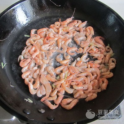 韭菜花炒河虾如何做,腰果韭菜花炒河虾