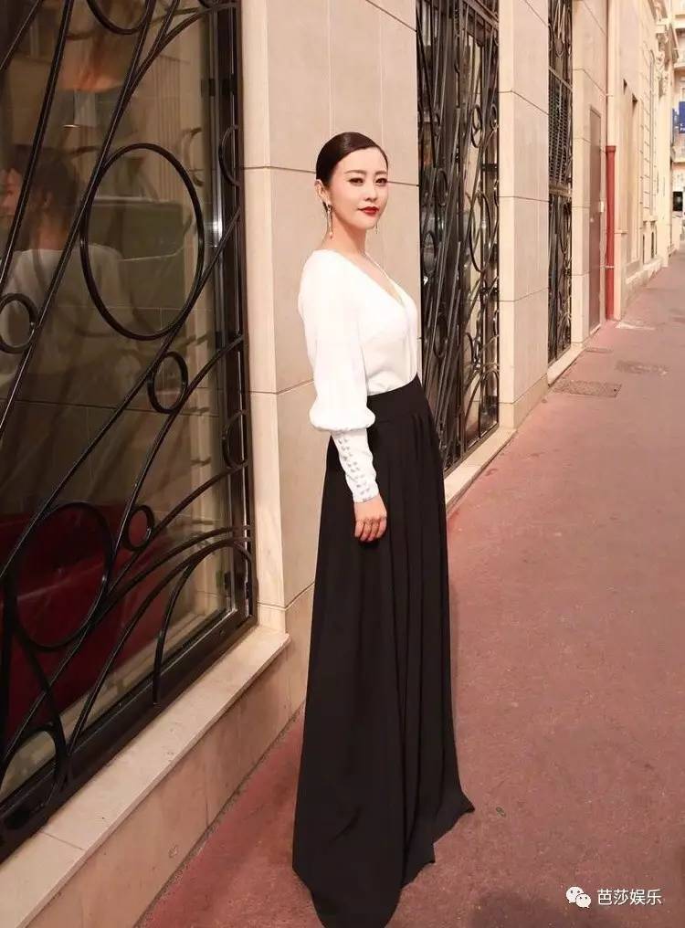 影后JulianMoore没有大牌架子，帅气的李宇春居然有点儿萌！「八九不离时髦」