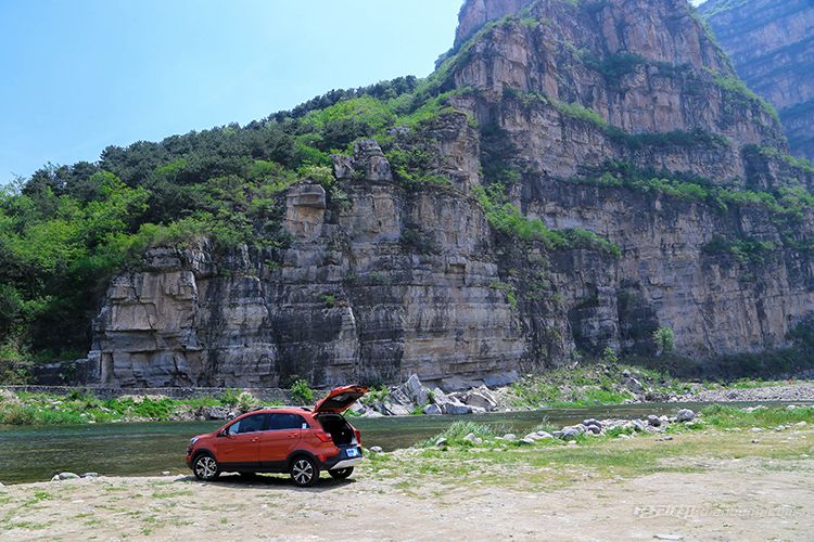 开着奔驰260的视频,开着es200去旅游是什么样的体验