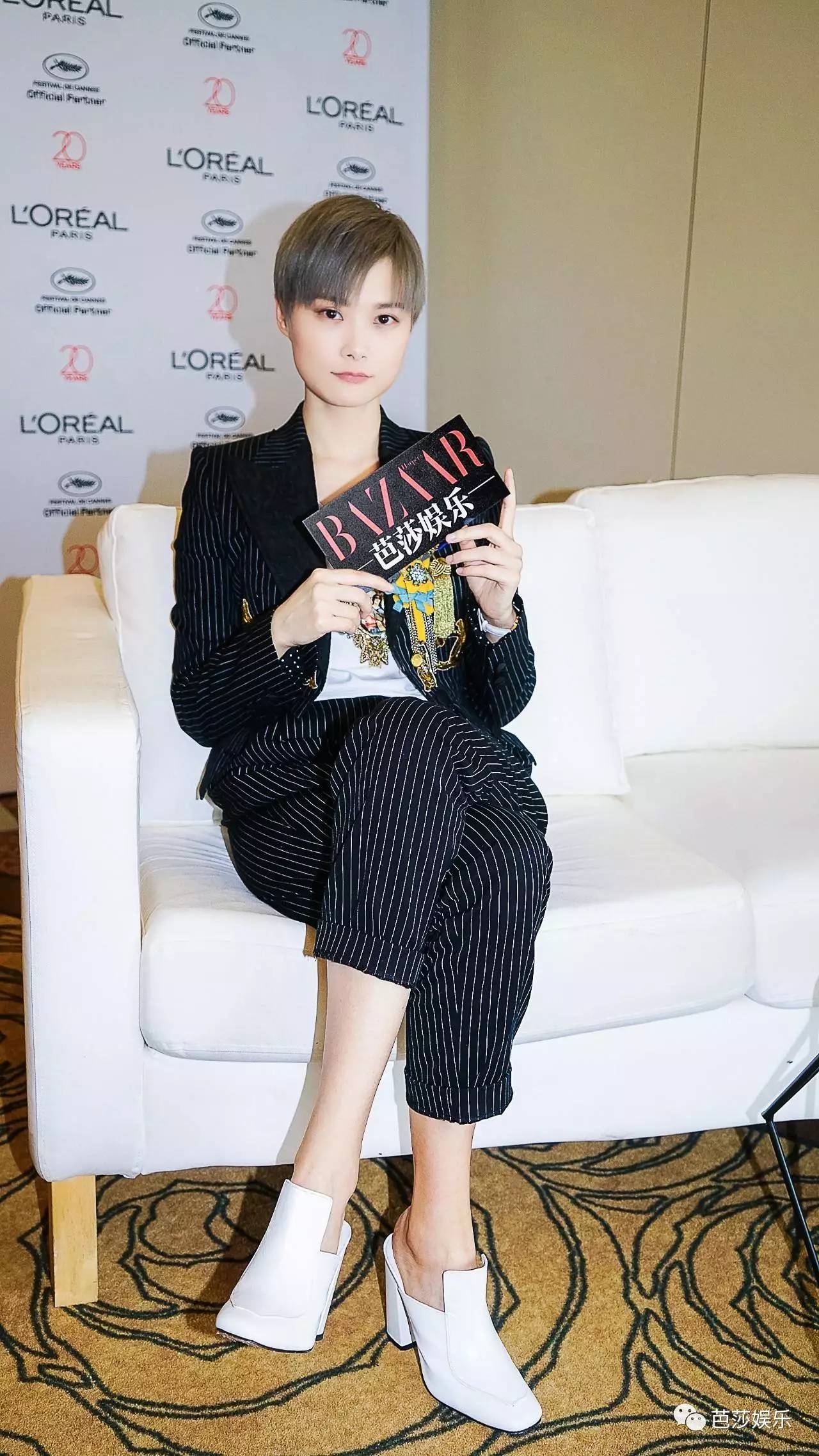 影后JulianMoore没有大牌架子，帅气的李宇春居然有点儿萌！「八九不离时髦」