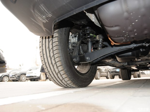 jeep指南者进口2.0两驱咋样,jeep指南者进口2015豪华版