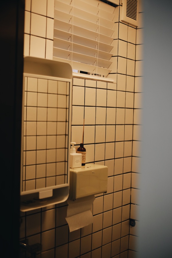 他将厦门的民宅改造成烘焙馆，每周邀请100位陌生人喝精品咖啡