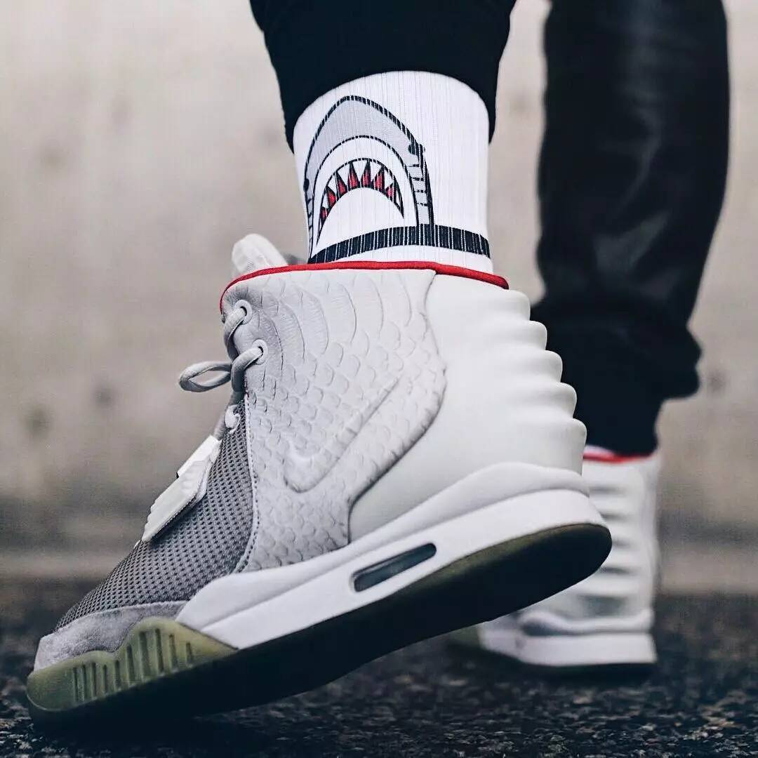 吹风机减缓球鞋褶皱,有效去除球鞋鞋头褶皱