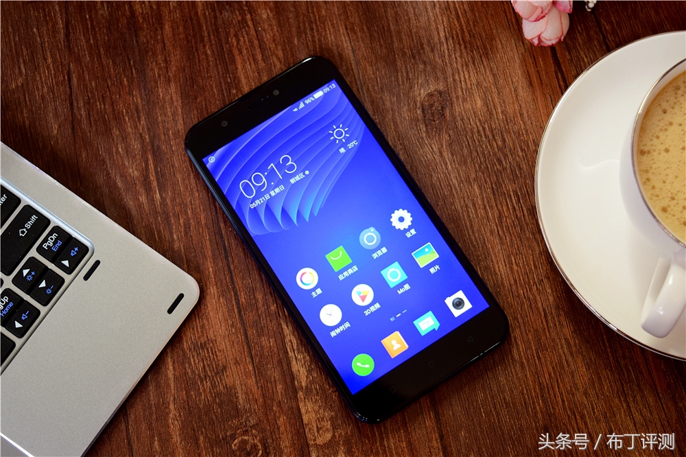 裸眼真能体验震撼出屏？这款裸眼3D手机告诉你答案！