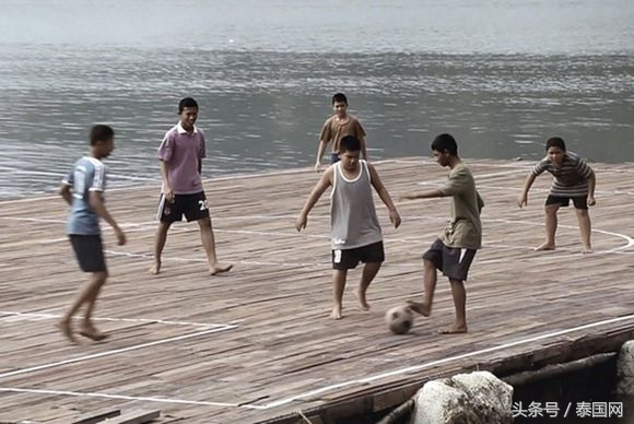 泰国班宜岛,泰国公共足球场