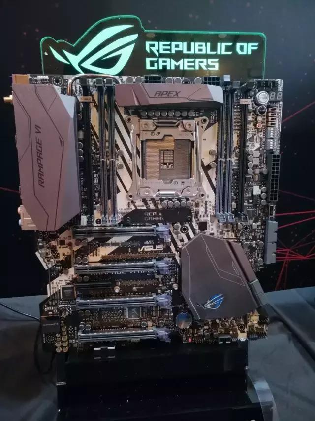 MC带你逛ComputeX：ASUS敲响高性能乐章