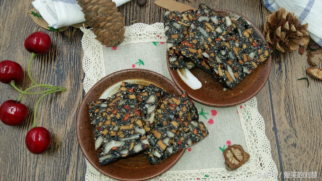 阿胶糕补血养颜日常手工做的,熬一锅补气血的零添加的阿胶糕