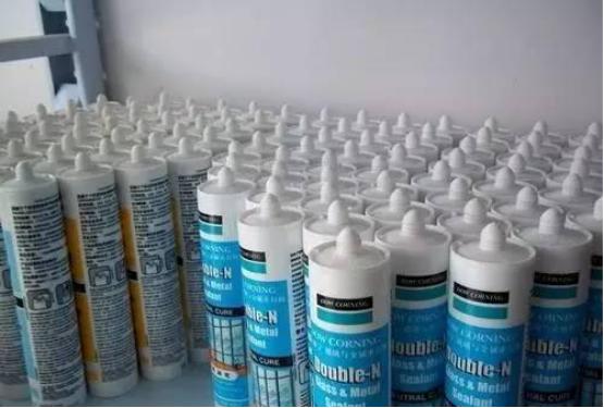 去除玻璃胶有什么办法,用什么去除玻璃胶最好