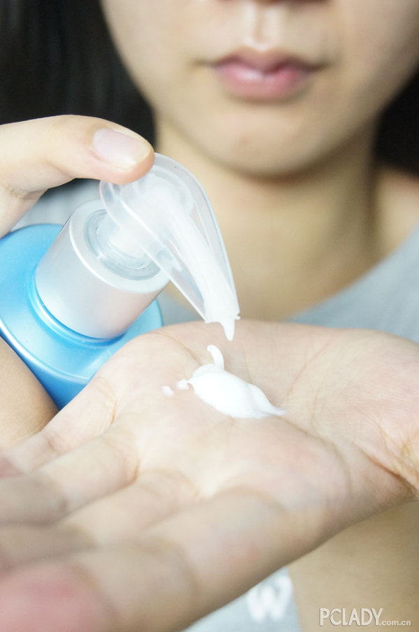 夏天皮肤干燥起皮用热水洗脸,夏天不拒绝油腻的小妙招